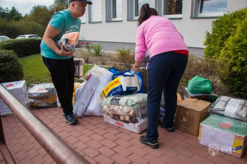 Zbiórka darów dla powodzian - załadunek